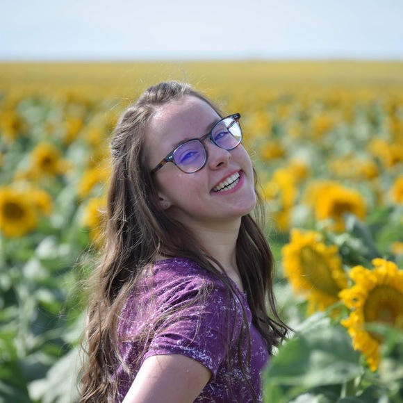 Meet your Posher, Caylee - Picture 1 of 1